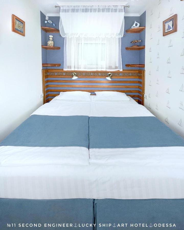 Lucky Ship Art Hotel Odessa Buitenkant foto